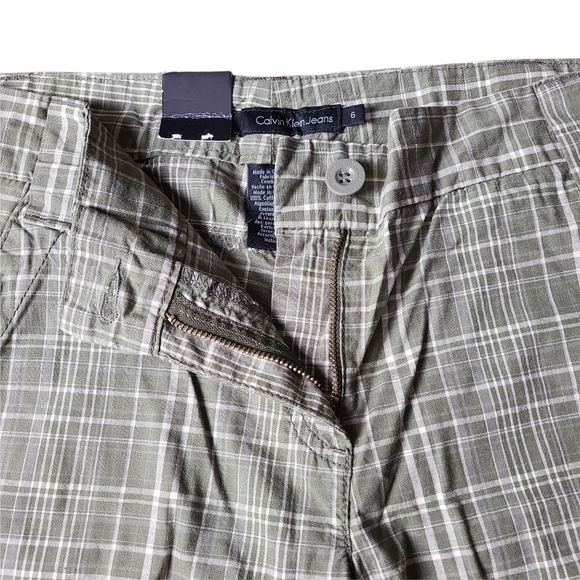Calvin Klein Jeans green plaid khaki shorts - Picture 3 of 12